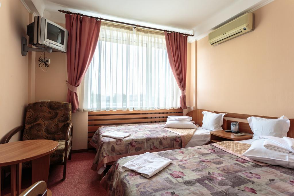 Druzhba Service Hotel เคียฟ ภายนอก รูปภาพ